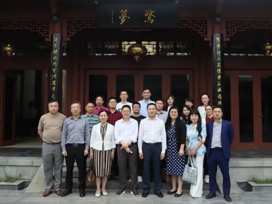 “校友经济大讲堂”在武汉开讲，全国29所高校湖北校友会共推校友经济2.0